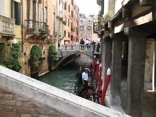 Bed and Breakfast Delle Acque 2*