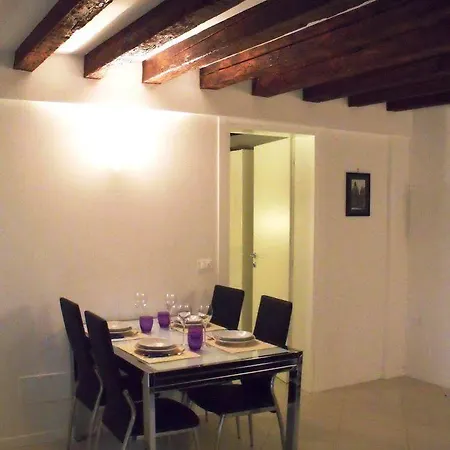 Venezianamente Apartment *