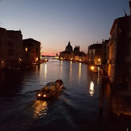 Apartment Ca Manzoni With Terrace Venice