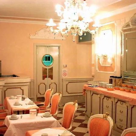 Canaletto Hotel