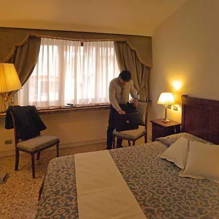 Dell'opera Hotel