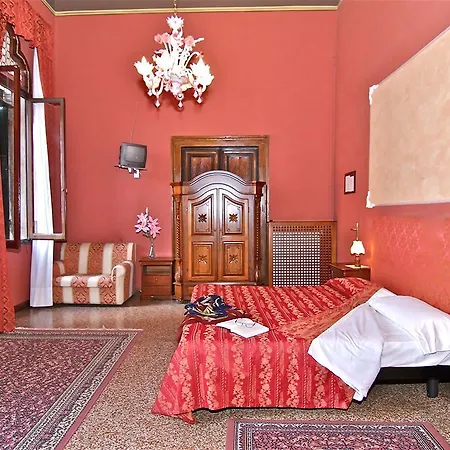 Guest house Palazzo Lion Morosini - Check In Presso Ai Santi Apostoli 3*