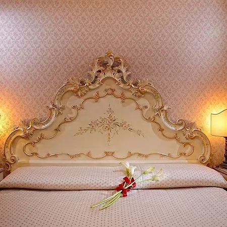 Canaletto Hotel