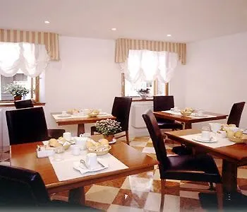 로칸다 델 게토 3*