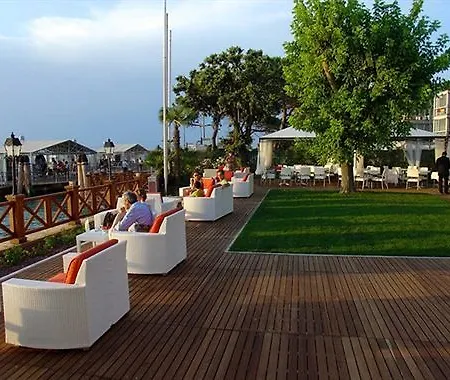 Hotel Laguna