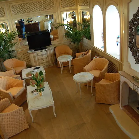Hotel Laguna 4*