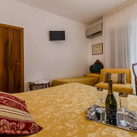 Ariel Silva Hotel
