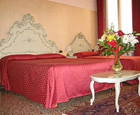 Ca' San Marcuola 1 بيت ضيافة البندقية