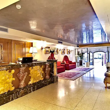 Hotel Pesaro Palace 4*