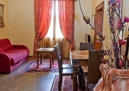 Odoni Aparthotel