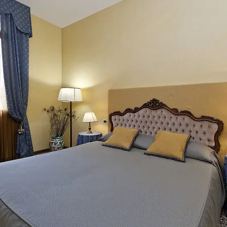 Odoni Aparthotel