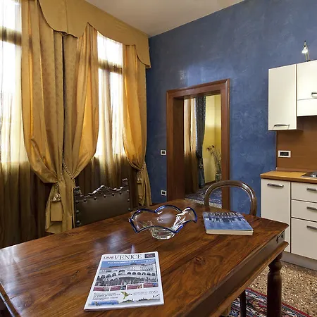 Odoni Aparthotel *