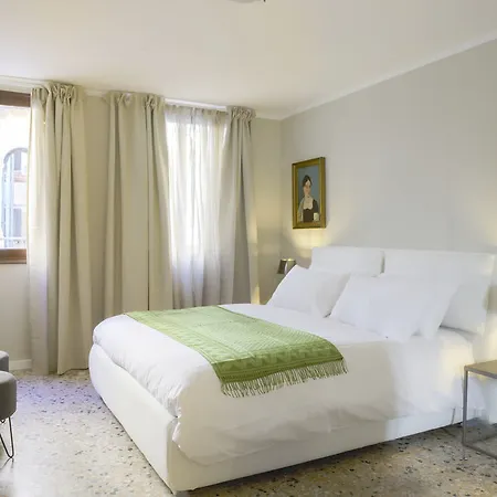 Joseph Apartment *