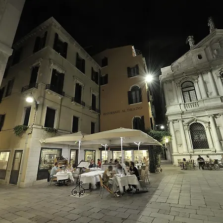 Al Theatro Palace Venice