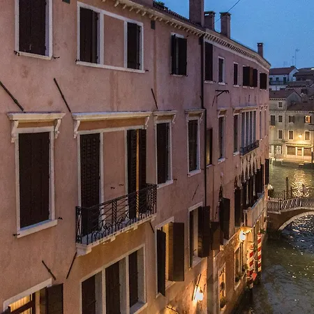 Rialto Bridge Large Venetian Style With Lift Appartement Venetië
