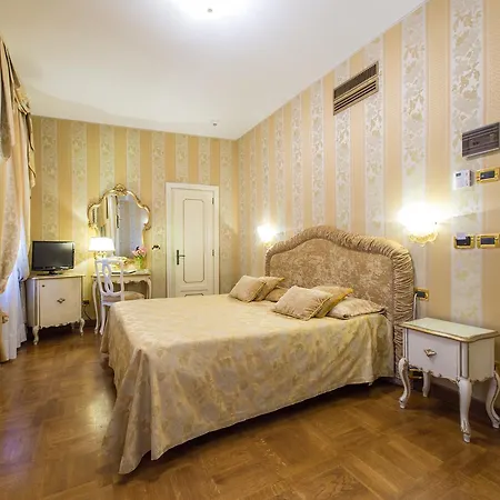 Hotel Savoia & Jolanda