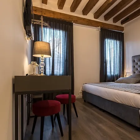 La Loggia Della Luna Gæstehus 5*