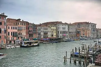 Grand Canal Terrace Hotel