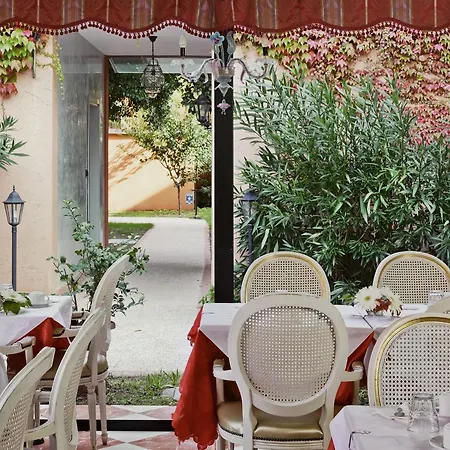 Hotel Tre Archi 3*