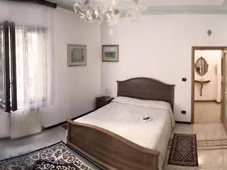 Apartment Frari 2 *