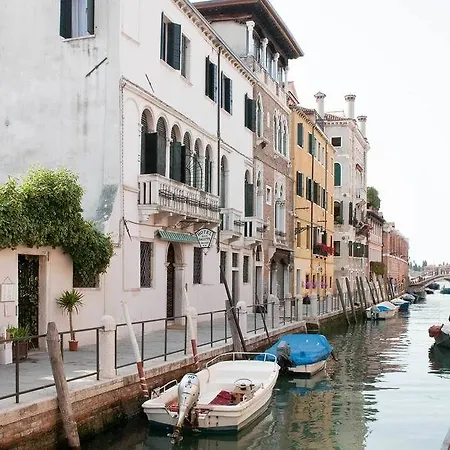 Hs 2* Venice