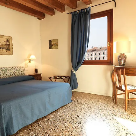 Ai Santi Apostoli 3* Venecia