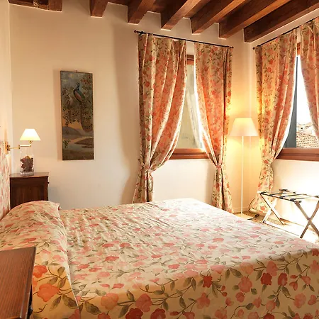 Ai Santi Apostoli 3* Venecia