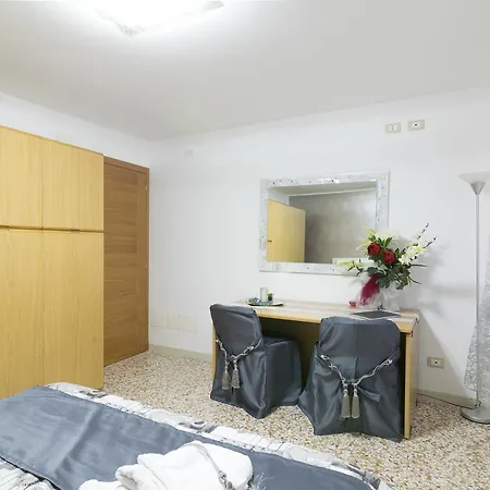 Crystal Deluxe Apartment