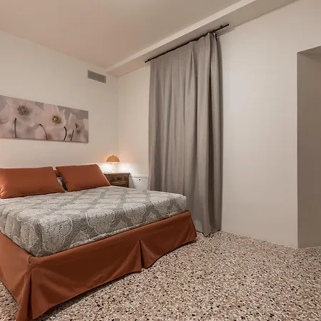 Sensale Design With Canal View
