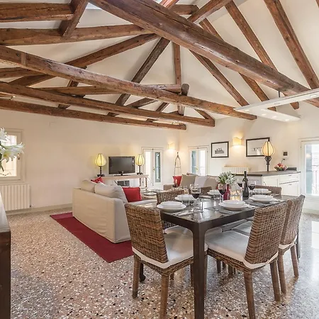 Ca' San Sebastiano Canal View Apartment
