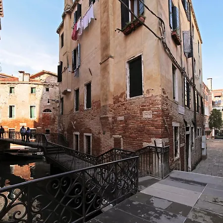 Antico Fiore Apartment