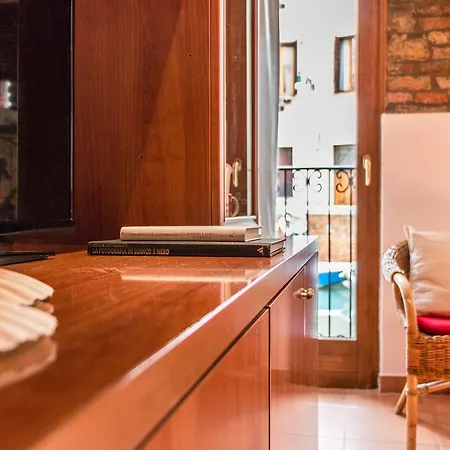 Small Canal View In Boutique Apartment Venice