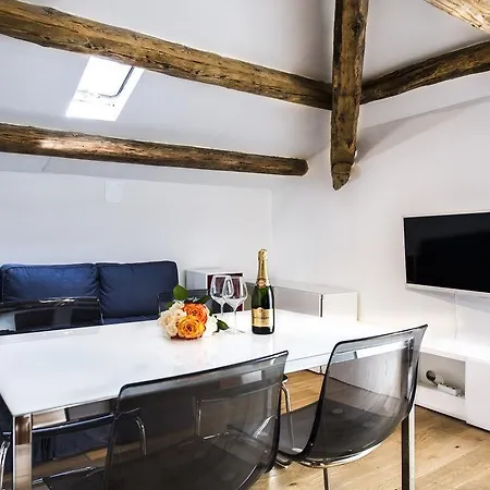 Grand Canal Venetian Small Attic *