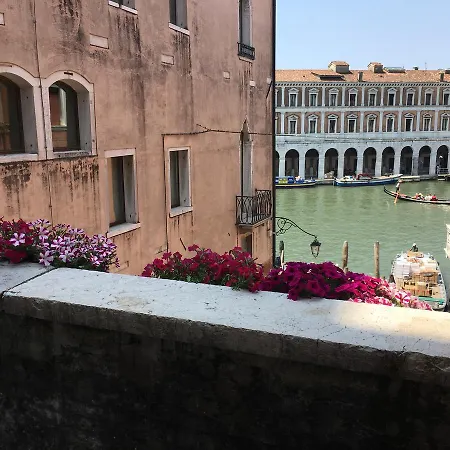 Palazzo Lion Morosini - Check In Presso Ai Santi Apostoli 3*