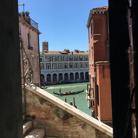 Palazzo Lion Morosini - Check In Presso Ai Santi Apostoli Venice