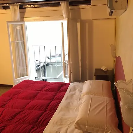 Guest house Palazzo Lion Morosini - Check In Presso Ai Santi Apostoli 3*