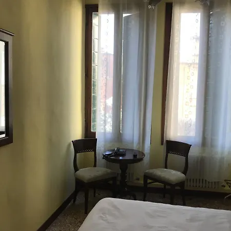 Guest house Ca' Centopietre 3*