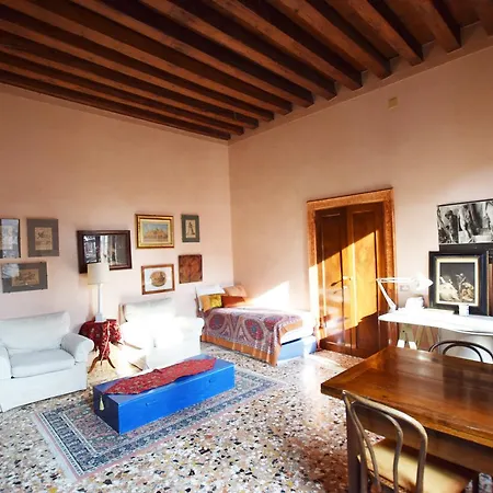 Manin Apartment *