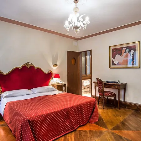 La Fenice Et Des Artistes Hotel 3*