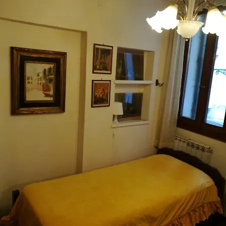 Alloggi Scala Del Bovolo 3* Venetië