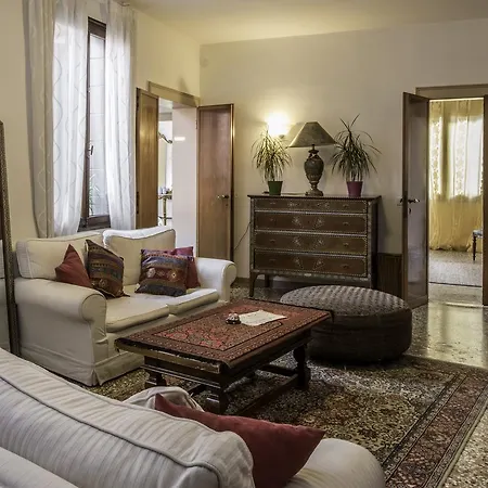 Bed & Breakfast San Marco Boutique 2*