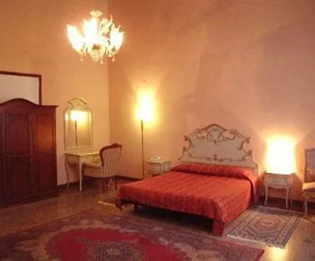 Palazzo Lion Morosini - Check In Presso Ai Santi Apostoli 3* Venice