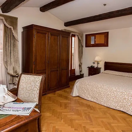 Hotel Dell'opera 3*