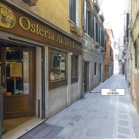 Calle Sacrestia Apartment