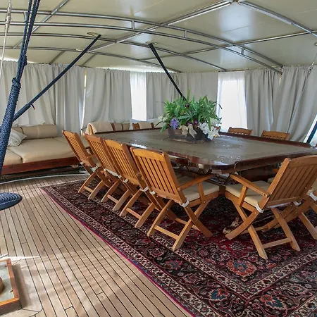 Botel Boat San Marco *