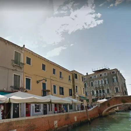 Apartment Ca' San Sebastiano Canal View