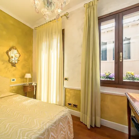 Hotel Pantalon 3*