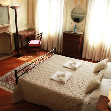 Guest house Corte Dei Miracoli 2*