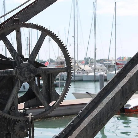 Boathotels Marina Sant'elena Botel