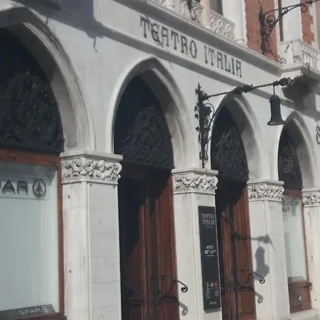 Art Dreams Teatro Italia Apartament *